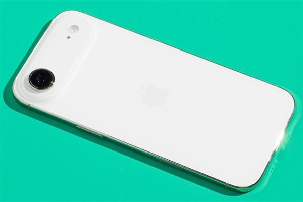 华强北给iPhoneAir装上实体卡槽 破解插卡难题