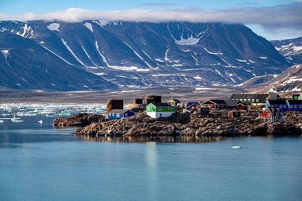 丹麦国防军在格陵兰岛再设临时军事区 多处存放装备加强安保
