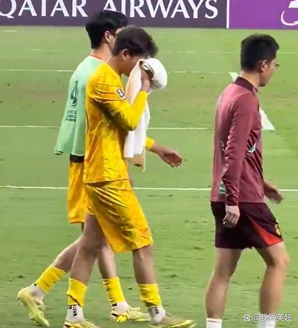 李昊赛后掩面哭泣 遗憾错失冠军