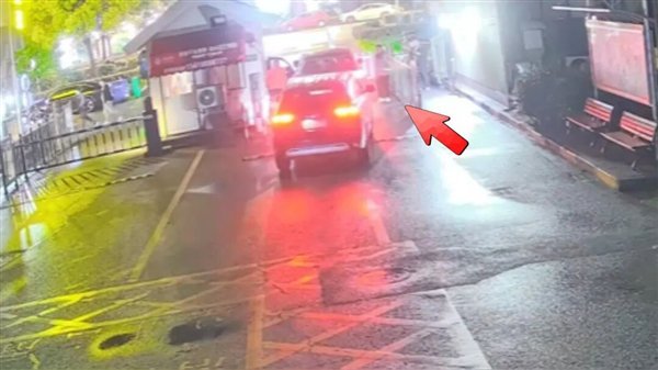 男子酒后因5元停车费赶走代驾被举报