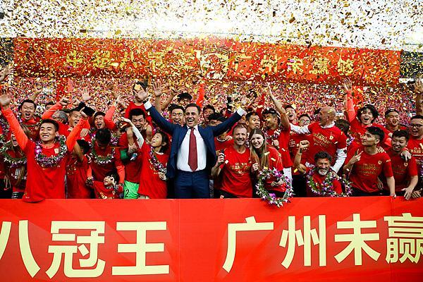 中国足球金元时代名帅出征世界杯！拿超高薪的卡纳瓦罗首战落败 高薪引发争议