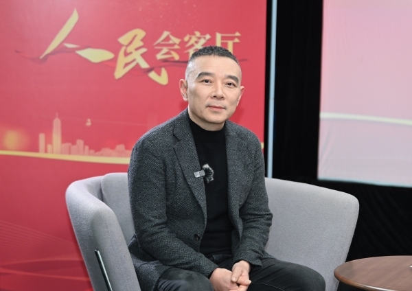 焦兴涛做客人民网重庆频道、成渝发布“人民会客厅”——2025重庆两会高端访谈。邹乐摄