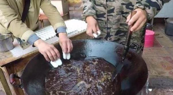一块钱小吃火爆全城，夫妻俩忙到深夜，秘方却让隔壁摊眼红