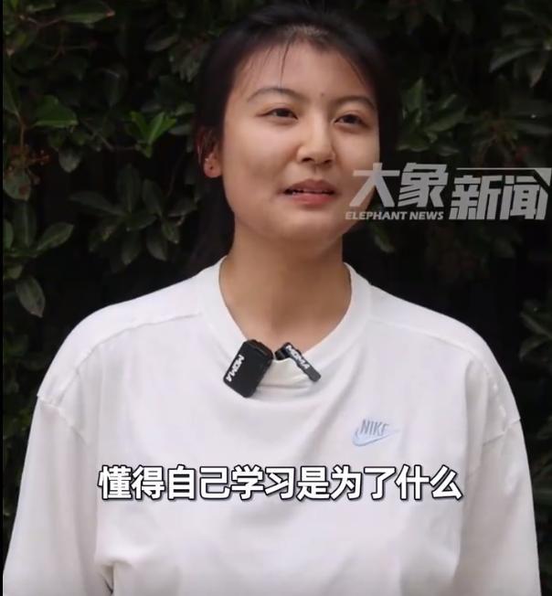 河南開封高中代易瓚物理類高考724分 爸爸激動尖叫慶祝