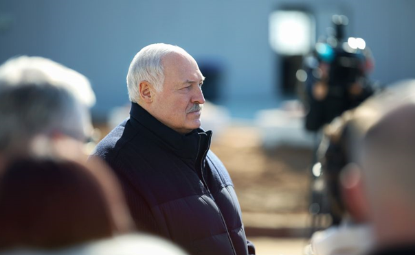 卢卡申科严厉警告北约：不要干涉白俄罗斯事务