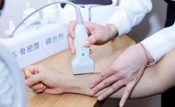 补钙没用?三件日常小事偷走骨头硬度,你中了几招?