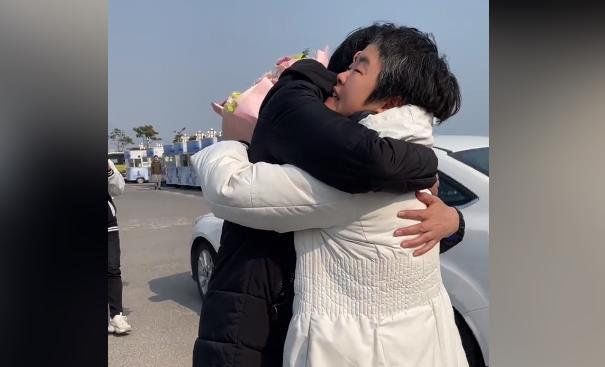 江歌妈妈与元梦妈妈见面