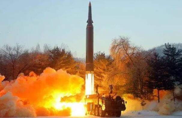 朝鲜试射高超音速导弹画面曝光：精准击中700公里外目标