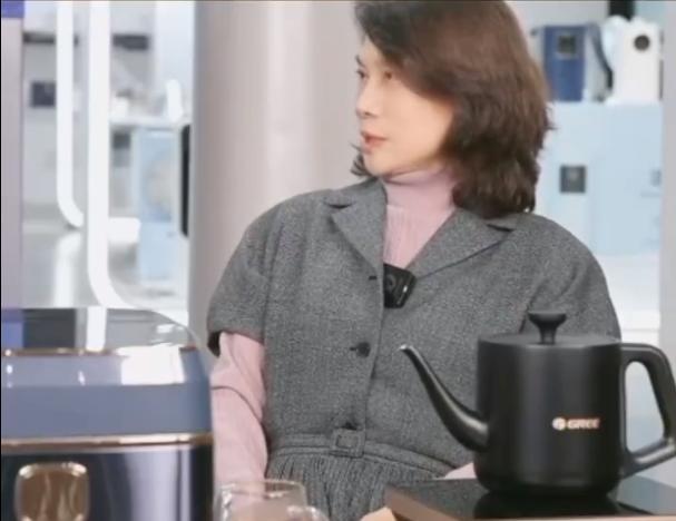 董明珠回应：年轻人不该以自我为中心！李国庆称孟羽童做第二职业创收很正常 