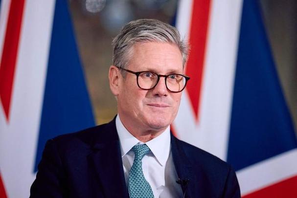 英国首相被逼辞职