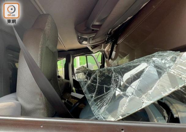 惨不忍睹！香港多车发生连环相撞 约75人受伤 200多名学童在车上！事故原因尚待调查