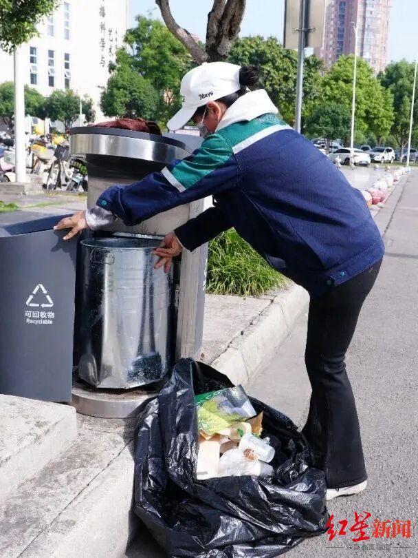 33歲校園環(huán)衛(wèi)工考研上岸 十年磨一劍終圓夢