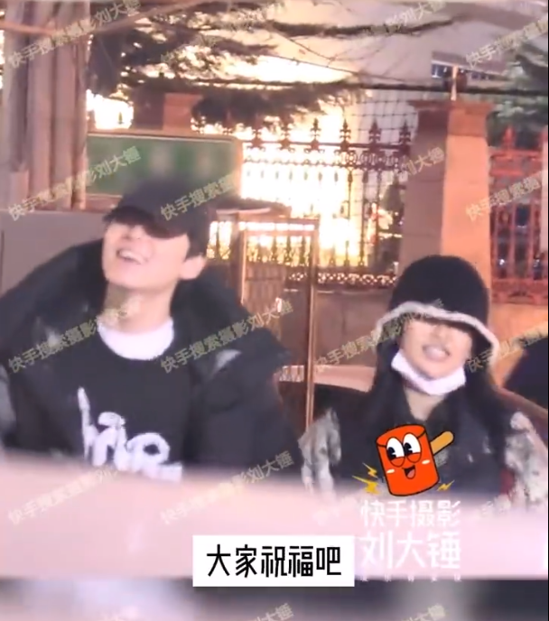 孙怡滕光正恋情再添实锤,挽手同行疑已同居,当街抽烟引争议