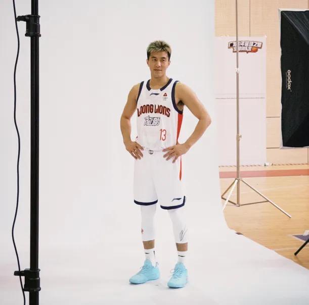 郭艾伦复出！广州龙狮迎战四川男篮揭幕战，全华班对决备受瞩目