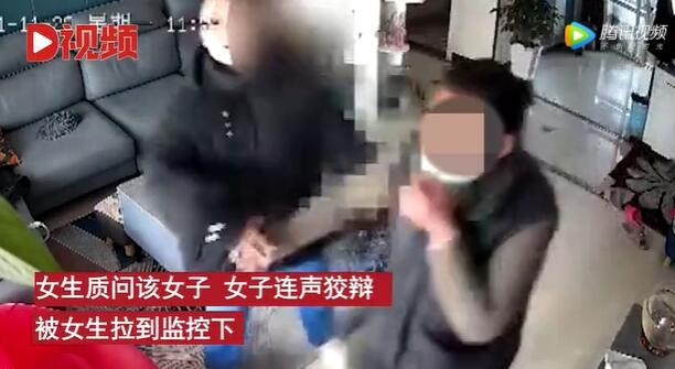 初中女生将入室窃贼拽到监控下露脸 连声质问
