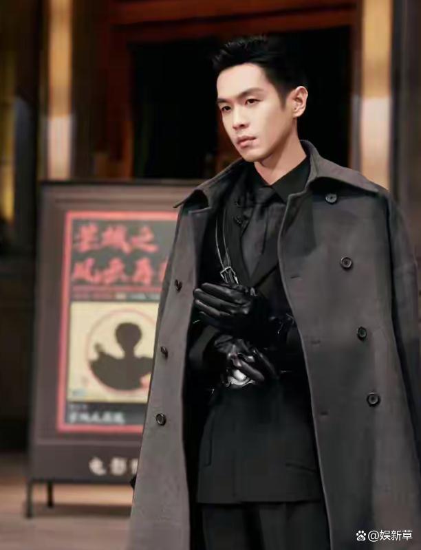 张若昀刘诗诗沉山河图单东说念主照 谍战面孔暗战新篇章