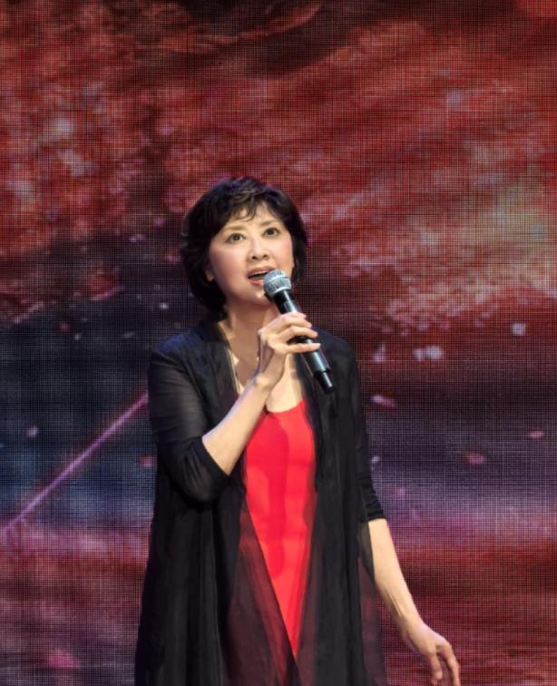 73岁“女儿国国王”朱琳近照曝光 优雅冻龄引惊叹