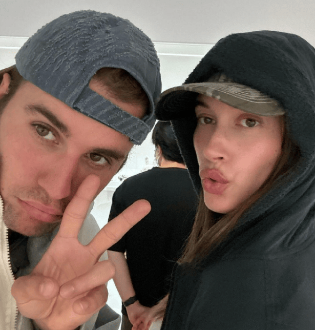 海莉回应不公开儿子相貌：在他能够思考前无意公开