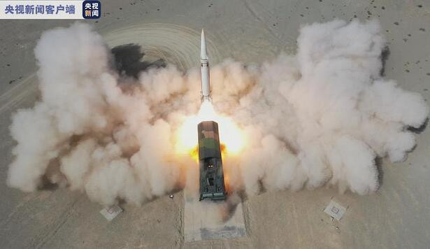 晚报|火箭军成功发射新型导弹 耐克因歧视事件道歉