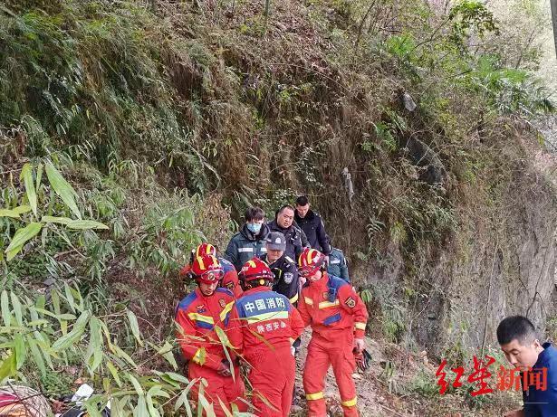 一家3口遇堵車 丈夫下車后離奇失蹤 高速路橋下獲救