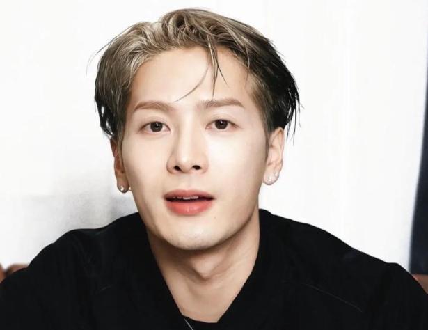 王嘉尔自曝曾想轻生 坦诚面对抑郁经历