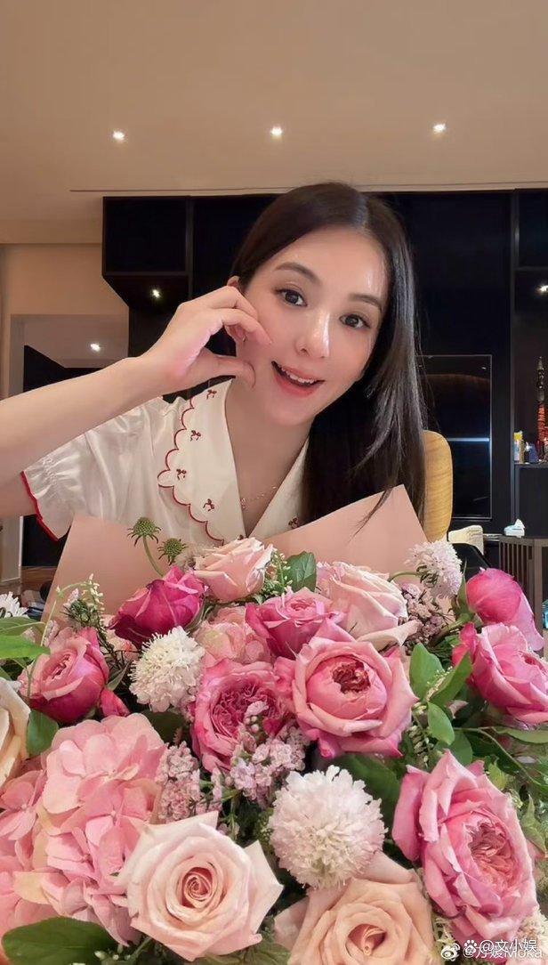 方媛给郭富城抬头纹磨皮 甜蜜互动背后的修图小心思