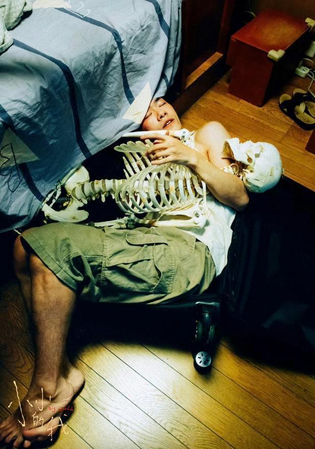 易烊千玺凭《小小的我》获奖 演技获赞实至名归