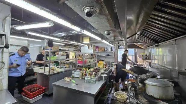 武汉知名餐厅招牌竟是福寿螺 供货商所在地市监局回应