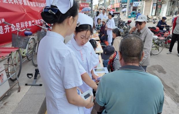 科普月惠民行动圆满落幕：山西白求恩医院胃肠外科送健康下乡，胃肠科普与心肺复苏技能共筑“协同救护”防线