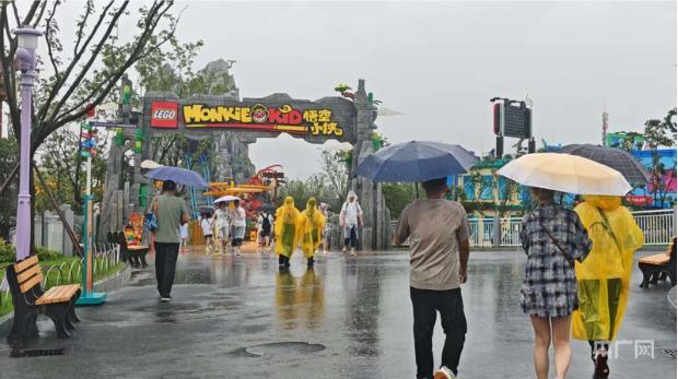 上海樂高樂園剛開園就陷“糾紛” 預(yù)售年卡退款難引發(fā)爭議