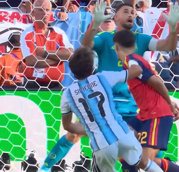 阿根廷全场仅2射门 梅西无力回天