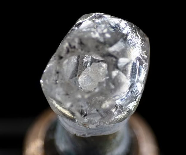 印度出土一颗“钻中钻”，小钻石还能动