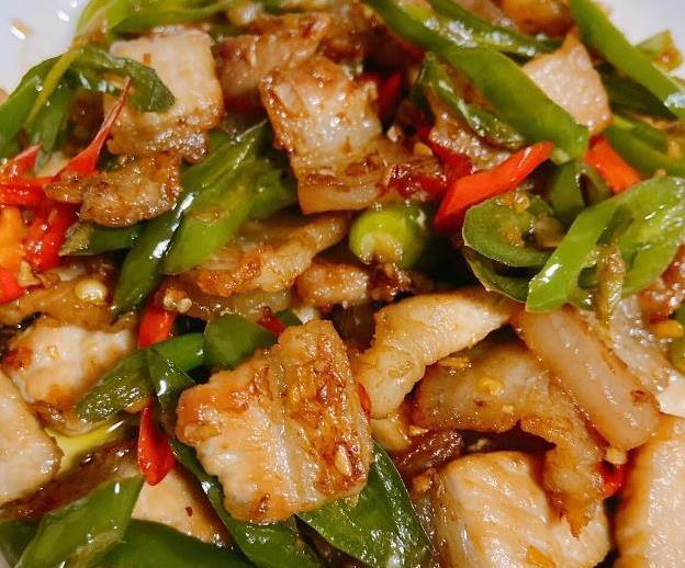 井冈山美食有多香？一口豆腐嫩到化，红烧肉吃完忘不掉