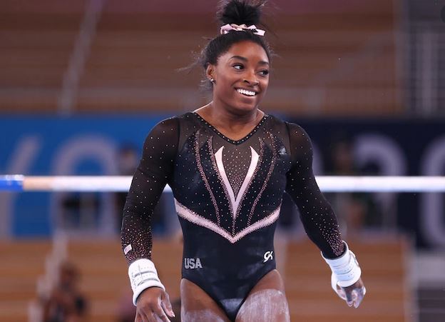 美国体操名将拜尔斯退赛 央视解说：从未见过她这样的失误