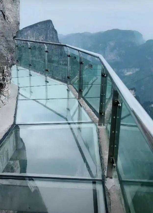 景区自杀者亲属：不认识一同跳崖的人