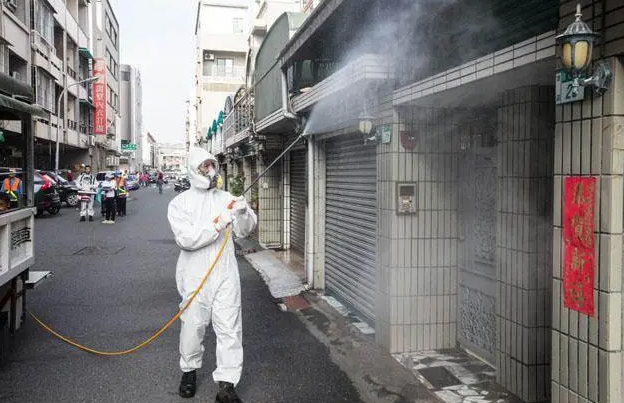 台南登革热疫情严峻 专家建议市民24小时开捕蚊灯