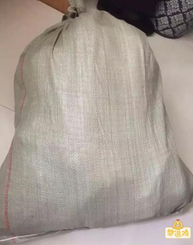 男友麻袋装礼物被嘲后反转打脸网友求删