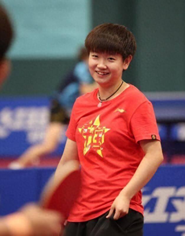 孙颖莎首次亮相世界杯便一战成名 天才少女的荣耀征程