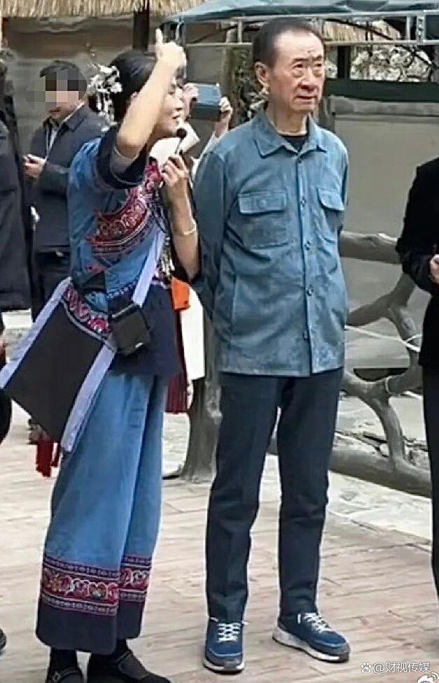 王健林现身贵州考察