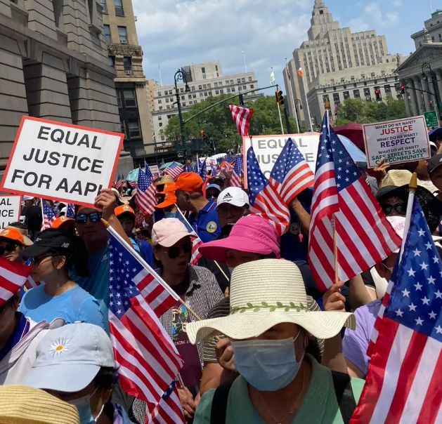 纽约华人游行被市长暗指歧视黑人 太欺负人！必须道歉！