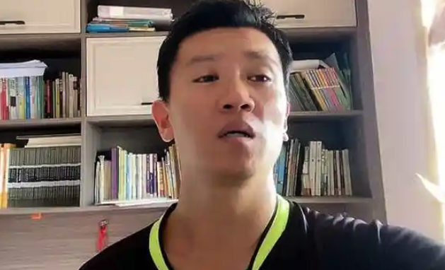 吃了15天白人饭的张拿铁回家泪崩：食物太淡，缺乏滋味