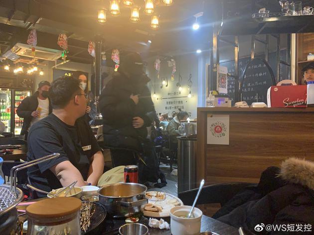 赵英俊离世后病房响起《小红花》未婚妻默默送别