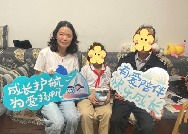 春风化雨润童心——“小海豚计划”一对一帮扶 活动走进荆州市荆襄河社区