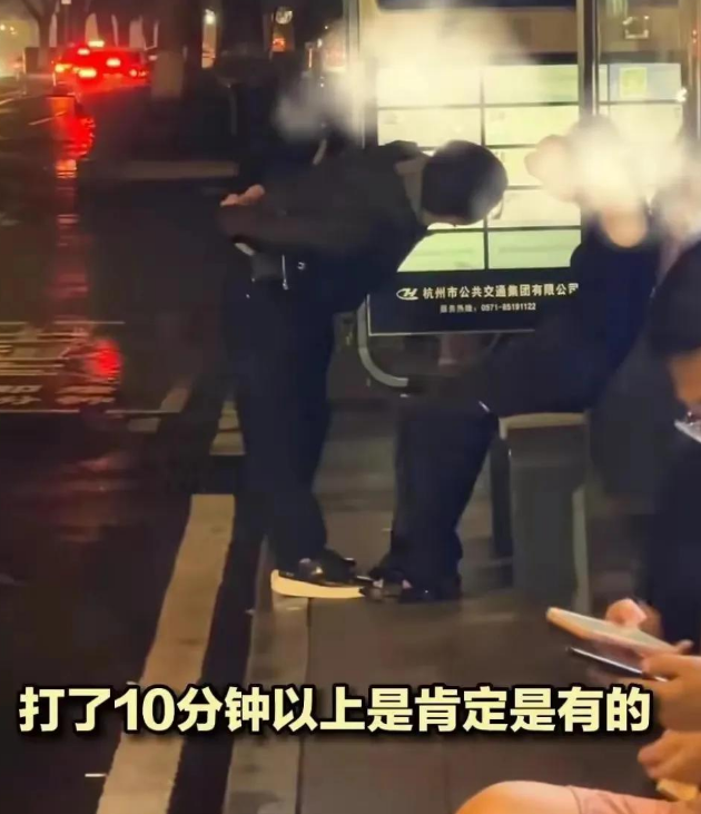 男子深夜狂殴女子10分钟 路人劝阻被警告“少管闲事”