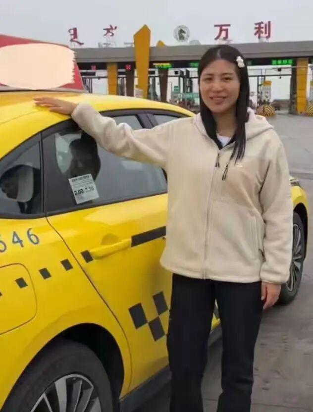 博主“完满婆娘”从重庆打车到内蒙古引质疑,涨粉7.31万,发布视频含品牌告白