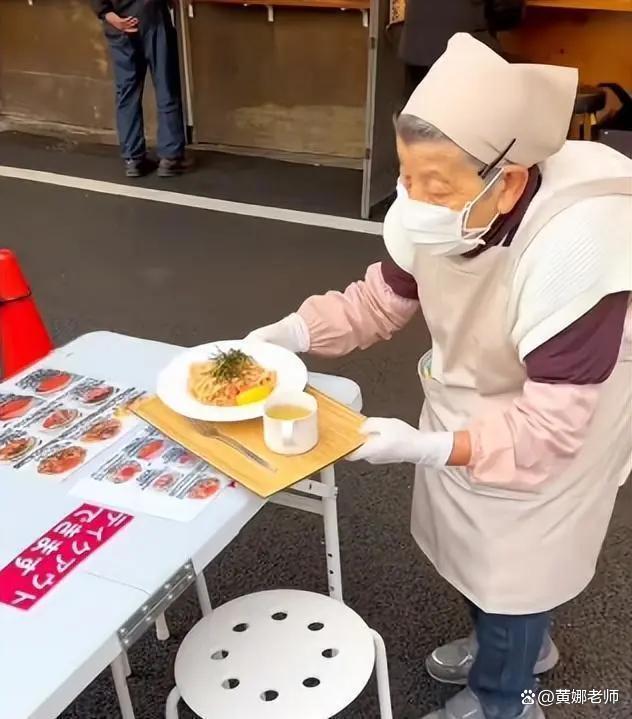 日本老龄化体现在亚运会颁奖礼 老年志愿者成亮点