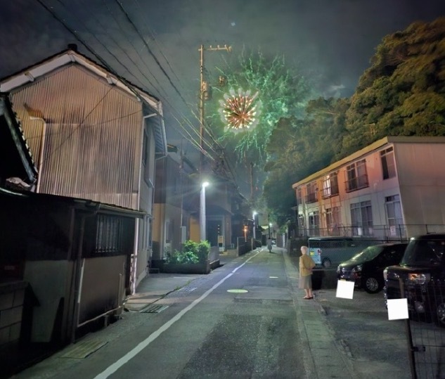 日本烟花怪兽 摄影翻车变艺术了