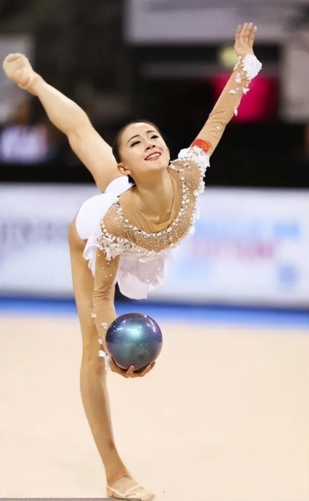 孙杨妻子张豆豆疑似生产逛街显瘦引热议