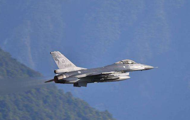 台湾爆料F-16V与歼-16交手，是炒作还是真有其事？