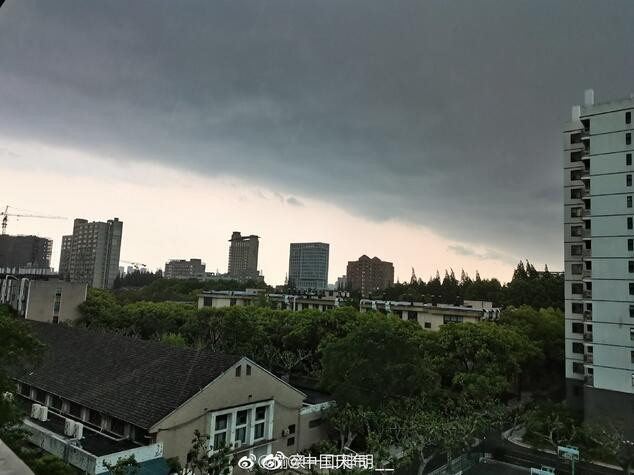 警惕！强雷暴云团向上海靠近 局地可能伴有龙卷